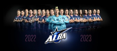 Az Alba Fehérvár KC női kézilabdázói Cravoiában 